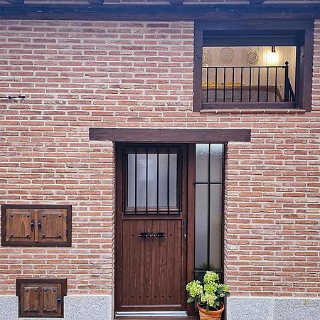 Triana Villarejo del Valle Exterior foto